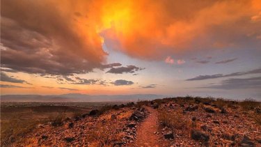 Have you been to Sloan Canyon? hillery.with.an.e makes a good case for a visit. 
•
Repost from hillery.with.an.e
•
Our first rain in 160-something days. You bet your ass I was going out in it. 

#nevada #southernnevada #sloancanyon #sloancanyonnationalconservationarea #sloancanyonnca #mojavedesert #mcculloughhills #trails #trailrunning #findyourtrail #publicland #publiclands #keepitpublic #keepitpublicnv #trailrunningvegas #mynevada #homemeansnevada #dfmi #dontfencemein #silverstate #beyondvegas #samsung #samsunggalaxy #samsungs20ultra #nvmag #sunset
