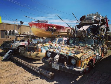 😱Goldfield The Former Sculpture and Art Car Exhibit😱﻿
﻿
This location is kind of a part of the car forest just outside of town, located downtown Goldfield.🚗﻿
These cars are one mans art. 👀🎨﻿
There is a Van, Mustang, Datsun and Volvo. Worth stopping for a few photos and reading about these objects of art.😳﻿
﻿
車のアート繋がりで。﻿
ゴールドフィールドという街にある﻿
とある男性の作品。﻿
正直気持ち悪い。😫
怖い💀﻿
そんな言葉も褒め言葉と捉えてくれる事を願う😅﻿
﻿
﻿
#artcar #mustang #volvo﻿
#GoldfieldNevada #WeirdNevada #junkCar﻿
#goldfield #CarForest # internationalCarFirest# #nevada #OnlyVegas  #vegas #vegasstrong  #lasvegas #staystrong #lasvegaslocals #lasvegasstrong #vegaslife ﻿
#ラスベガス #ラスベガス旅行  #ラスベガス観光 #ラスベガス情報 #ラスベガス在住 #ラスベガス生活  #ネバダ﻿
#アメリカ観光 #アメリカ在住  #車 #アート #ジャンクカー