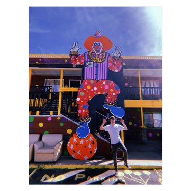 —-
Happy Memorial Day 🤡
• Do you have Coulrophobia? *Irrational fear of clowns
•
• I visited the World Famous The Clown Motel. It has been in Tonopah, NV for over 35 years. 🤡
•
• There are over 600 clowns on the property. Siblings, Leona and LeRoy David built the motel. Their dad was killed in the 1911 Belmont Mine Fire and is buried in the cemetery right next to the motel. 🤡
•
• #clowns #clown #tonopah #nevada #clownmotel #scary #haunted #cemetery #mining #gold #fire