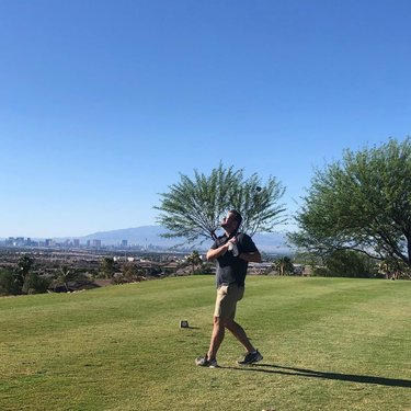 “I think I’ve found my new favorite course”, this guest said as he watched his shot land on #12! We agree! #golfriosecco #lasvegasgolf #stripviews #desertgolf #reesjones #beautifulday