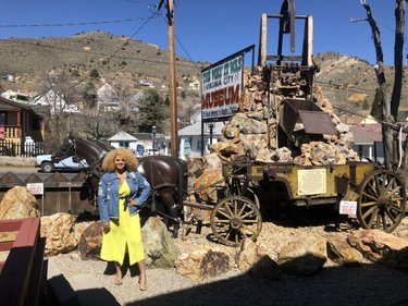 When touring #Nevada, a pit stop in Virginia City is a must 

This old town has so much history, you’ll feel like you’ve stepped back in time and you’ll love every second

#CocoCouples @TravelNevada https://t.co/8Ms7VAO00O