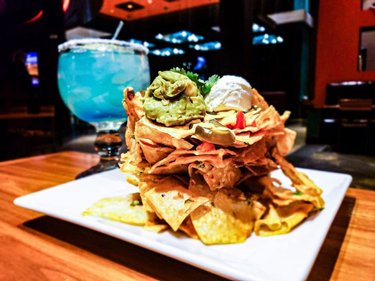 Wreck Nachos, the perfect appetizer to Taco Tuesday. 

Make Your Reservation @ The Salted Lime tonight (702) 692-7777

#TacoTuesday #Nachos #Aliante