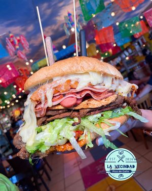 Visit today the house of the “SUPER TORTA CUBANA” in Las Vegas 🔥🍞

📍 lavecindadlv 
🕔 10am - 9pm 
🇲🇽 Little Mexican Neighborhood in LV where FOOD and Aguas Frescas are made from Scratch 

.
#lavecindadlv
#lasvegas #vegaslocal #supertortacubana #tortacubana #tortademilanesa #tortadepuerco  #travelandleisure #supertortacubana #mexicanrestaurant #lavecindad #LV #foodnetwork #cookingchannel #travelchannel #travelnevada