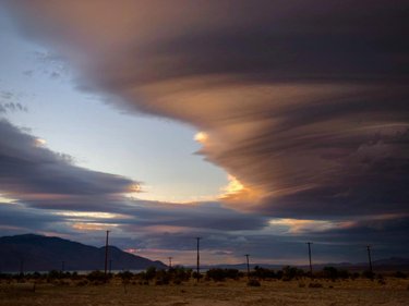 Night in Hawthorne, Nevada #hawthorne #nevadamagazine #travelnevada #adventures #nightsky #clouds #ruralnevada #nevadalove #bigsky
