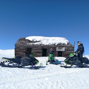 Had a great day in my favorite place with some awesome guys. kittdoucette  and codydoucette  thanks for a great day on the snow and letting me share Northern Nevada with you. 
#nevadasnow  #Sledrentals #Elko #whitestuff #winter #ArcticCat #MountainCat  #M8000 #snopro #alpha1 #snowmobile #nofilter #sled #sledding  #arcticcatsnow #matadornetwork #elkonevada  #nevada #sledlife #snowmobilenation #alphacat #Sledclimb #hillclimb #alphaone #backcountry #154 #wheelie  #travelnevada