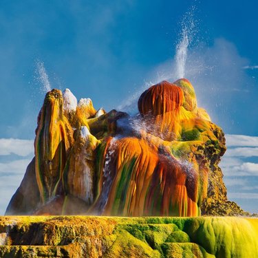 It's time to apply for tickets to tour this gorgeous freak. Fly Geyser, not far from the putty-colored playa known as Black Rock Desert, is a technicolor blend of iron (red), sulfate (yellow), and algae (yup, the green crud) on private property in northern Nevada. It was born in 1964 when the drill from a geothermal company accidentally exposed it. After 55 years, it's getting a little taller and a touch lovelier by the year. Details and ticket info at blackrockdesert.org/fly-geyser

#dfmi #burningman #landscapephotography #westbysouthwest #earthescope #ourdailyplanet #wildernessculture #geology #theoutbound #americanwest #travelnevada #getoutside #optoutside #LPM #earth_pix #landscape_love #outside_project #geysers #blackrockdesert #wondersofourplanet #earthfocus
