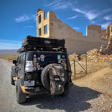 Started the morning with a stop at the Rhyolite Ghost Town. Heading into Death Valley!  #waypointoverland #jeep #jeeplife #jeepwrangler #teamtepui  #overland #overlanding #traveler #explorer #adventure #expedition #travel #explore #offroad #travelphotography  #4x4life #adventure #outdoorgear #outdoorlife #overlandcommunity #overlanders #overlandlife #overlandvehicle #rooftoptent #travel  #traveltheworld  #adventuretravel #adventurevehicle #carcamping #offroadlife #lasvegas #vegas