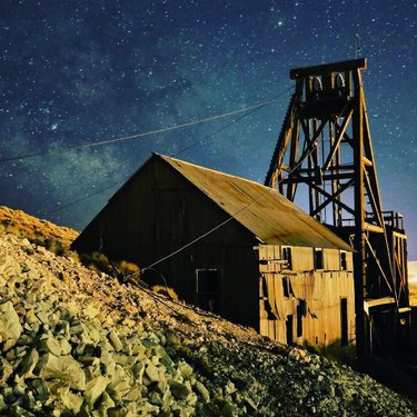 It is International Dark Sky Week. Tonopah has some of the darkest skies in the U.S. and is perfect for stargazing. Whether you participate in one of our star parties, photography workshops, or are just driving through, you can enjoy seeing up to 7,000 stars and the Milky Way with your bare eyes!

travelnevada nevadasilvertrails 
#tonopah #tonopahnv #tonopahnevada #nevada #dfmi #travelnevada #nevadasilvertrails #homemeansnevada #tonopahhistoricminingpark #roadtrip #nvroadtrip #freerangearthighway #stargazing