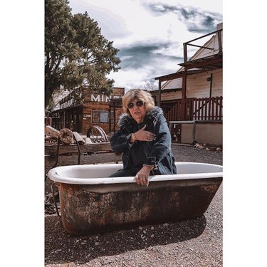 Rub a dub dub there’s an old lady in the tub! 🛁 
Model: betsymom7 
Camera: Canon 5D Mark III canonusa 
Lens: 105mm

1/200 sec at f/10.0 
ISO: 200

#canonphotographers #canonphotography #westerntown #ghosttown #boomtown #oldladyinthemaking #bonniesprings #natgeoyourshot #natgeo100contest #oldladyhobbies #vegasphotographer #vegasphotography #moodygrams #bathtubs #nevada #travelphotography #travelphotographer #wildwildwest #nevadahistory #silverstate #vegaslocal #localphotographer #bonniespringsranch #photographer_pics #vegaslocals #vegaslocalscene