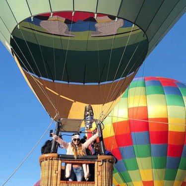 Let’s get carried away at the Hot Air Balloon Festival: Thursday April 29th-May 2nd
 #visitpahrump #pahrumpnevada #balloonfestival #carnivalrides