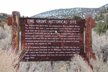 Spent the day hiking and geocaching at Pine Grove ghost town, just south of Yerington. Pretty cool place, even with all the people up there with us. #nevada #ghosttown #miningdistrict #pinegrove #historicalsite #mynevada #ruins #stampmill #oldbuildings #optoutside #goexplore #explorenevada #nevadabackroads
