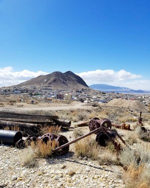 Toured this intriguing 100 acre historic mining park when I stayed over night in Tonopah, NV last March. Swipe⬅️📸
⠀⠀⠀⠀⠀⠀⠀⠀⠀⠀⠀⠀⠀⠀⠀⠀⠀⠀⠀⠀⠀⠀⠀⠀⠀⠀⠀⠀⠀
The settlement began here in 1900, after Jim Butler discovered a massive deposit of silver ore while chasing after his runaway donkeys. 
⠀⠀⠀⠀⠀⠀⠀⠀⠀⠀⠀⠀⠀⠀⠀⠀⠀⠀⠀⠀⠀⠀⠀⠀⠀⠀⠀⠀⠀
The mines here produced over 5 million tons of silver & gold ore with an estimated value of over 1 billion dollars in today's market!
⠀⠀⠀⠀⠀⠀⠀⠀⠀⠀⠀⠀⠀⠀⠀⠀⠀⠀⠀⠀⠀⠀⠀⠀⠀⠀⠀⠀⠀
The interactive outdoor museum includes several original buildings with original equipment & workings, a miner's camp, mine shafts over 500 ft deep, tunnels, fantastic views, haunted areas, a gift shop & more. 
⠀⠀⠀⠀⠀⠀⠀⠀⠀⠀⠀⠀⠀⠀⠀⠀⠀⠀⠀⠀⠀⠀⠀⠀⠀⠀⠀⠀⠀
When visiting, be sure to watch the informative & interesting 20 minute movie at the visitor center, so you can learn all about this significant place before exploring the grounds. 
⠀⠀⠀⠀⠀⠀⠀⠀⠀⠀⠀⠀⠀⠀⠀⠀⠀⠀⠀⠀⠀⠀⠀⠀⠀⠀⠀⠀⠀
Also, keep an eye out for pieces of silver & turquoise while wandering around. 
⠀⠀⠀⠀⠀⠀⠀⠀⠀⠀⠀⠀⠀⠀⠀⠀⠀⠀⠀⠀⠀⠀⠀⠀⠀⠀⠀⠀⠀
📍110 Burro Ave, Tonopah, NV 89049
Open daily from 9am to 5pm
⠀⠀⠀⠀⠀⠀⠀⠀⠀⠀⠀⠀⠀⠀⠀⠀⠀⠀⠀⠀⠀⠀⠀⠀⠀⠀⠀⠀⠀
Only self guided tours are available at this time. 
⠀⠀⠀⠀⠀⠀⠀⠀⠀⠀⠀⠀⠀⠀⠀⠀⠀⠀⠀⠀⠀⠀⠀⠀⠀⠀⠀⠀⠀
⛏️💎🔧👨‍🏭🏭⚙️⛺🪨🪛🧰⚒️💎🏜️🔨🪙👨‍🏭⛏️
•
•
#tonopah #travelnevada #museum #mining #miningpark #silverstate #desertroadtrip #americana #tonopahminingpark #theroadlesstraveled #mizpah #miningtown #hwy95 #historictowns #nevadahistory #nevada #tonopahnv #silver #silvermine #wildwest #roadtrip #raodtrippin #beyondvegas #visitnevada #goldrush #hauntedplaces #oldwest #howtonevada #tonopahhistoricminingpark