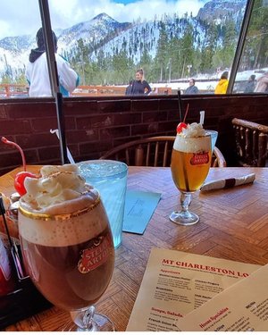 Looking for reasons to escape Monday work. Head to mtcharlestonlodgelv with a friend and enjoy some nice drinks with an amazing view, possibly head for a hike after?  #doyouevenvegas #explorenevada #visitlasvegas 📸: mtcharlestonlodgelv
