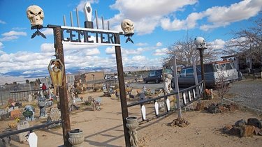 Coffinwood is where your coffin-shaped dreams come true. ⚰️
•••
From furniture and luggage to jewelry and purses (plus, y’know, actual coffins), this charming little family-run outfit in @visitpahrump does it all. AND, they collect hearses, perform wedding ceremonies, and decorate for Christmas, too. 💍🎅🏼💀
•••
To find out how you can schedule a tour of Coffinwood, scroll to #23 at the link in our bio. #TravelNevada #WeirdNevada