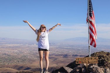 Happy Memorial Day!!! 🇺🇸 I hope everyone has a fun and safe day! I’m heading out to Sedona, Arizona today to car camp for a week 🏜
-
I spent my Memorial Day Weekend hiking A LOT! I started this hike at 4:30am and watched the sun rise over Las Vegas ☀️ In 4-5 hours I did 7.4 miles with 2,000ft of elevation gain! For me being out of shape from a month or two of not hiking, I’m happy to be jumping right back into it 💪
-
What did you do this weekend?
-
Shirt from hive.and.lotus hive.and.lotus.apparel 🤍
—————
#happymemorialday #happyhiker #happyhiking #happyhikers #lasvegaslocals #lasvegashiking #hikenevada #hikelasvegas #hikinglasvegas #explorenevada #travelnevada #nevadadesert #mountainclimbing #mountainpeak #mountainsummit #blackmountain #blackmountaintrail #leavenotrace #hikinggirl #hikingwomen #hikinggirls #girlswhohike hikinggirls explore_nevada travelnevada