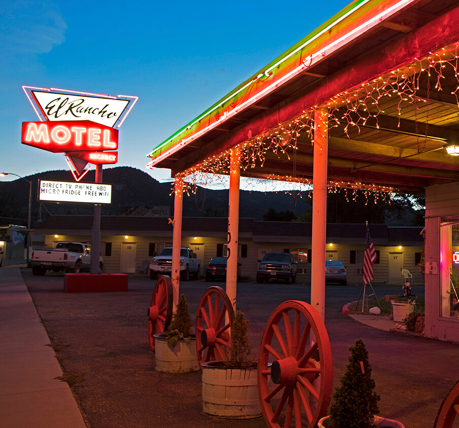 neon sign for el rancho motel